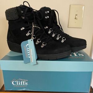 Cliff’s by White Mountain women’s size 9 black boots